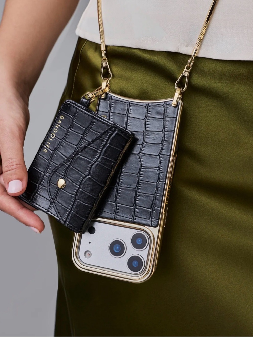 Bandolier Remi Chain Magnet Iphone Case - Picture 4 of 4